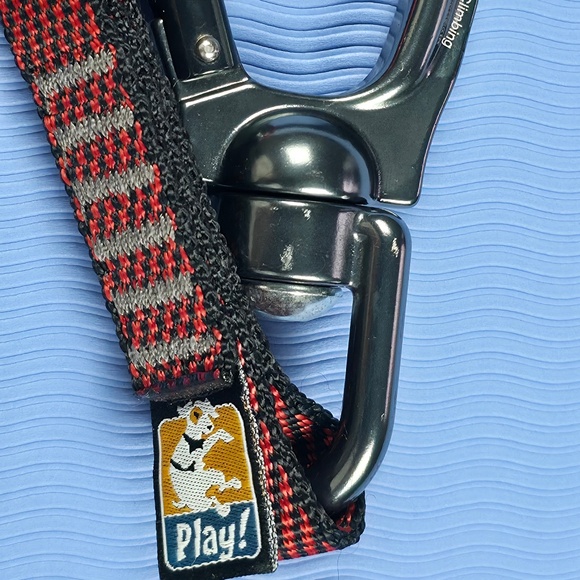 Kurgo Adjustable Nylon Dog Leash w/ Swivel Locking Metal Carabiner 20kN - Picture 10 of 10